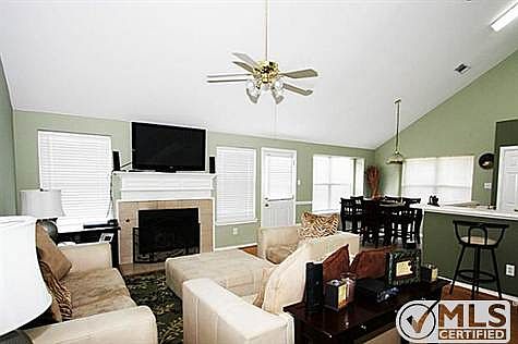 4th image of 5668 Centeridge Dr