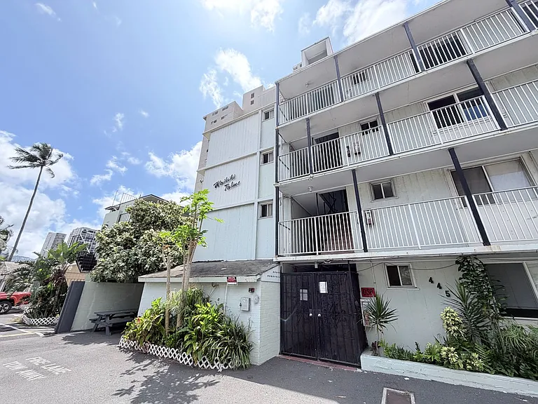 445 Kalaimoku St — Photo 2