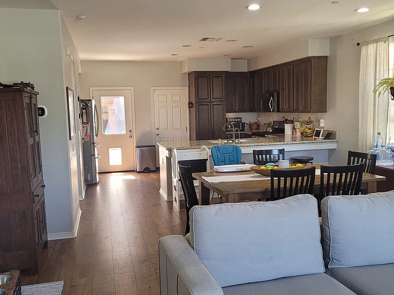 702 Owens River Dr — Photo 2
