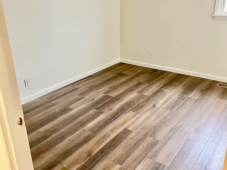 1807 W Parkway Dr #B — Photo 5