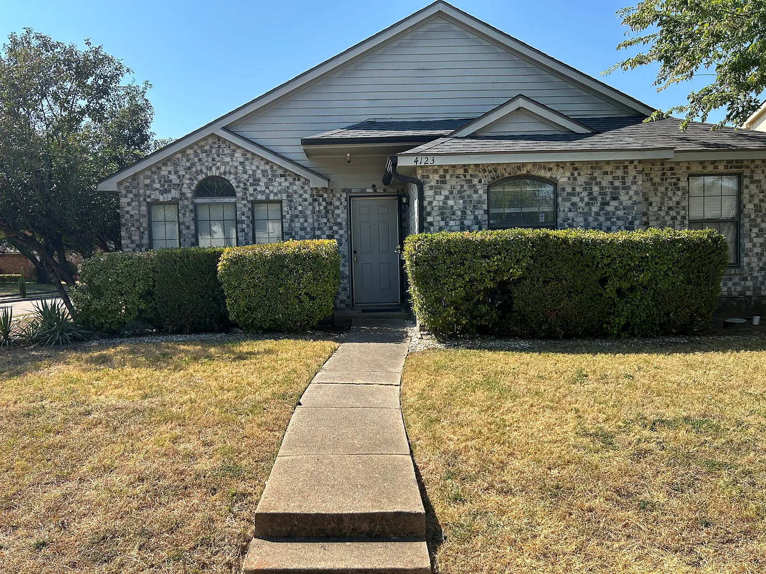 3 bed, 1811 sqft, $2,000 — Photo 1