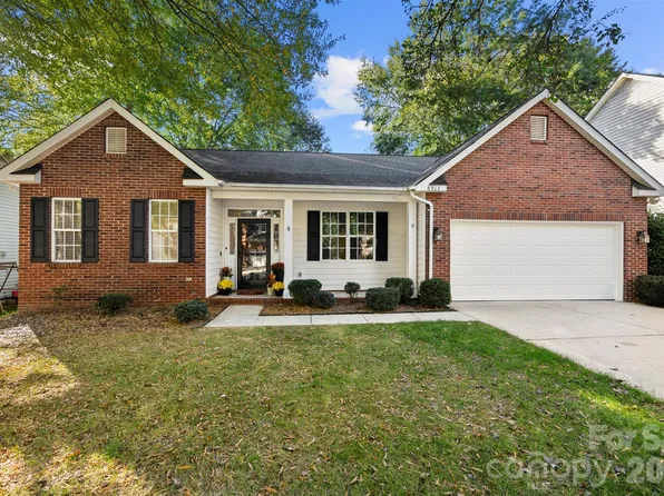 8913 Arbor Grove Ln, Charlotte, NC 28277
