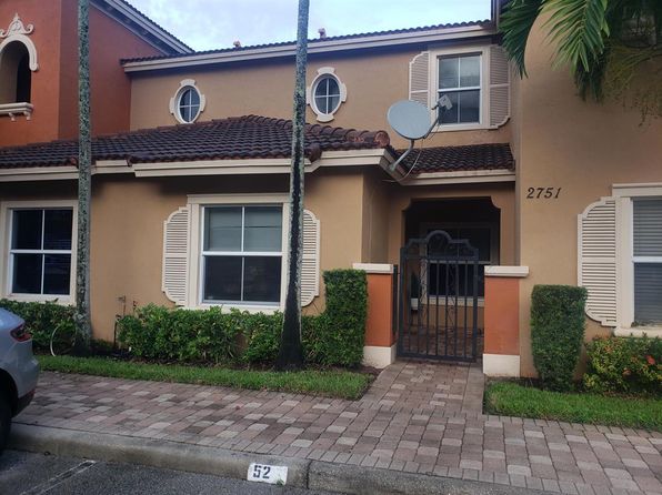 2751 SW 120th Ter #306-3