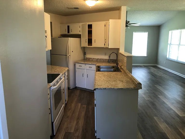 25 Jefferson Cir SE — Photo 11