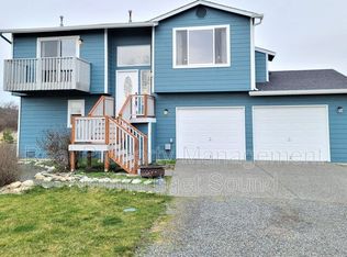 871 Livingston Bay Shore Dr, Camano Island, WA 98282