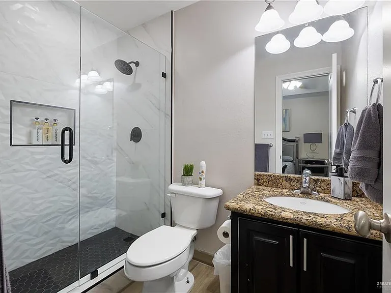 213 S 49th St #4 — Photo 17
