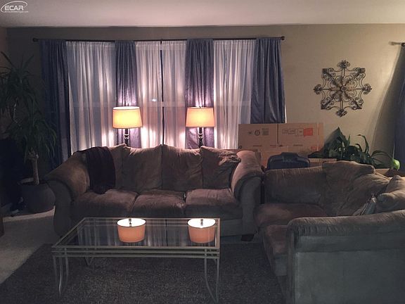 2nd image of 5195 Meadow Crest Cir