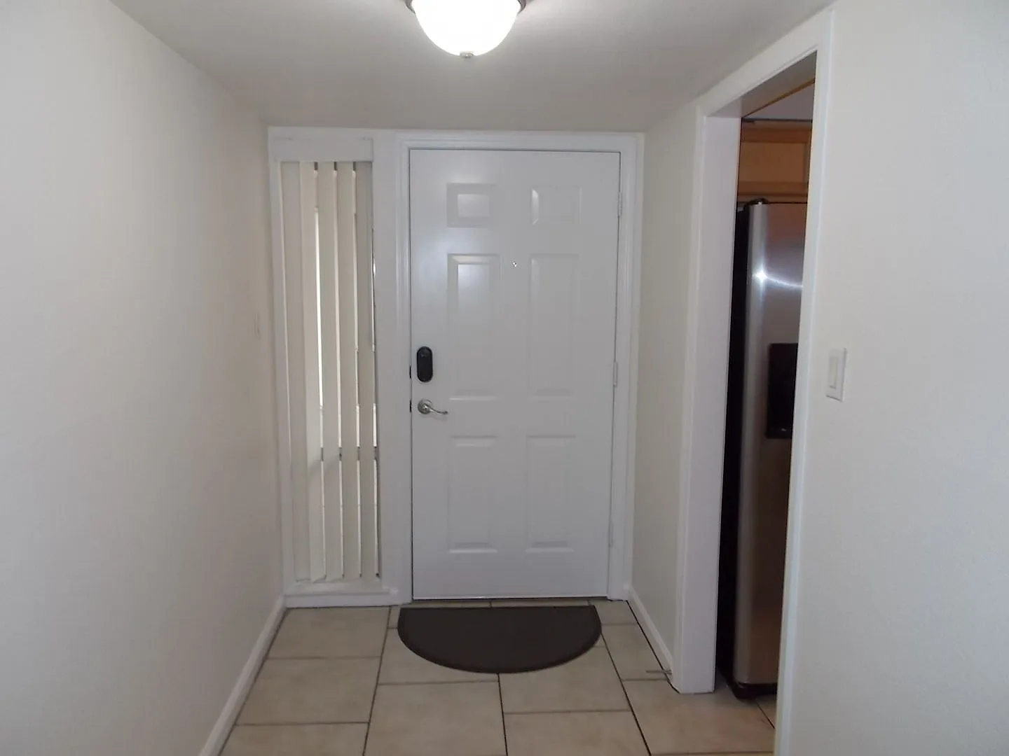 Fabulous 1st Floor Condo with 1 Bedroom, 1 Bathroom and Den In LV Country Club! — Photo 3