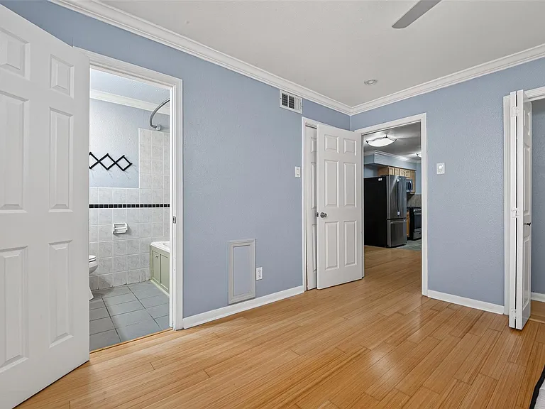 1404 Welch St #7 — Photo 17