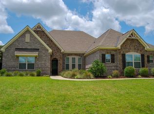 200 Caravella Dr, Dothan, AL 36305