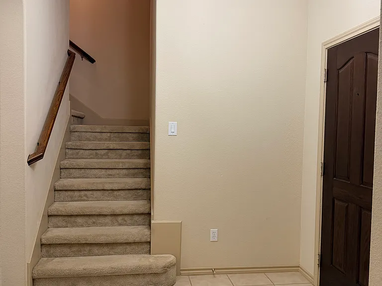 1716 Deer Crossing Dr — Photo 3
