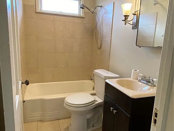 4th image of 709 Baldwin St Floor 1-2
