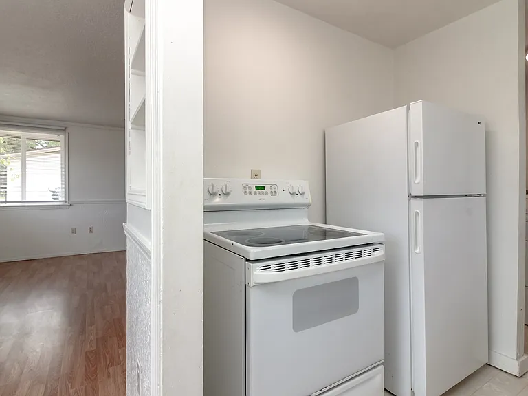 10302 Villa Ln SW #A — Photo 7