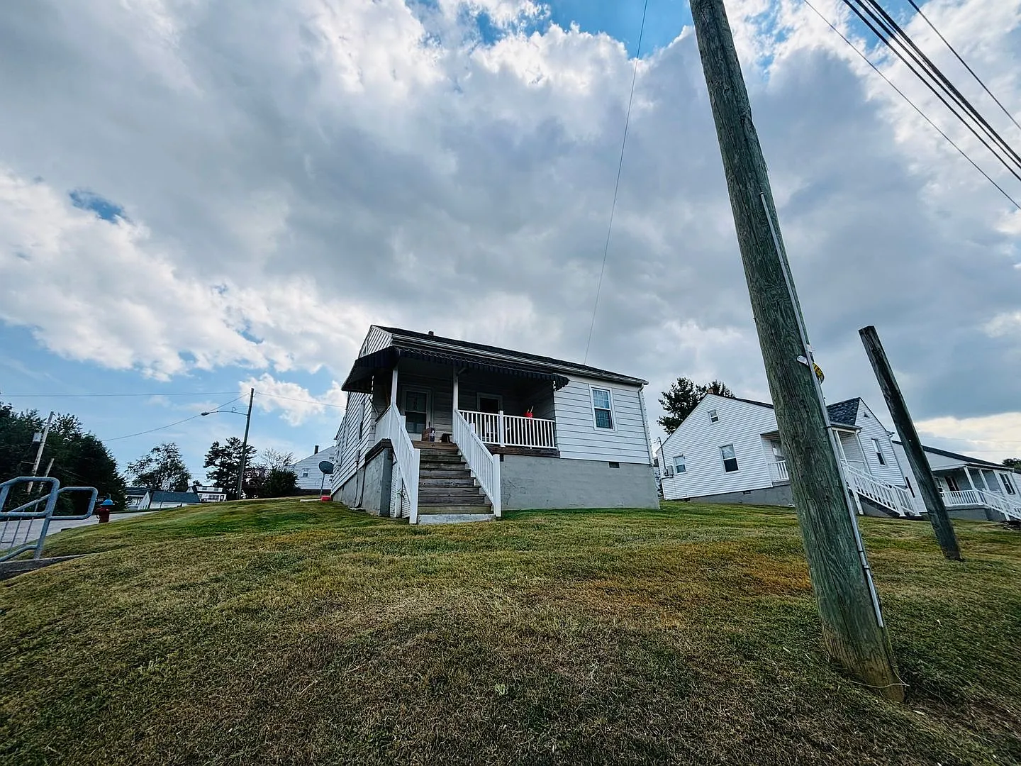 2 Bedroom, 1 Bath House — Photo 3