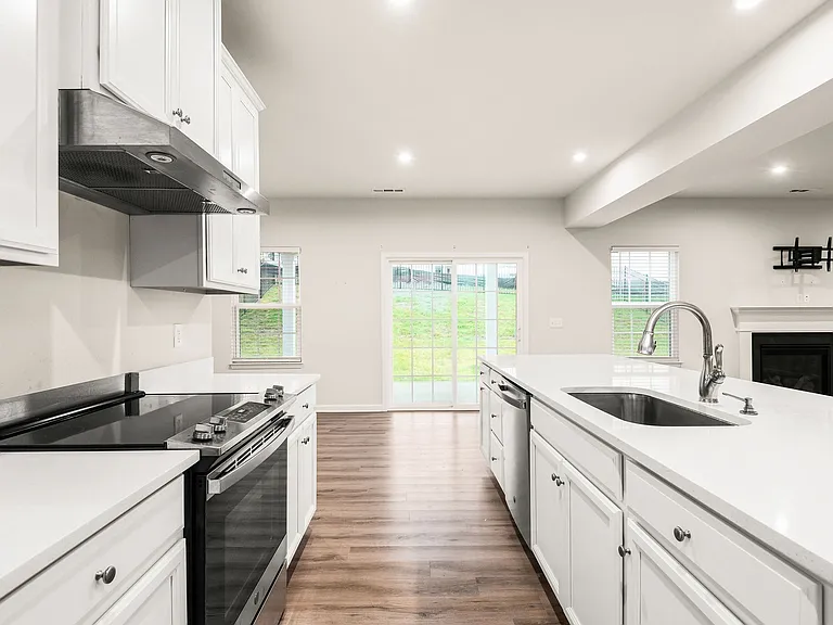 815 Dean Dr — Photo 22
