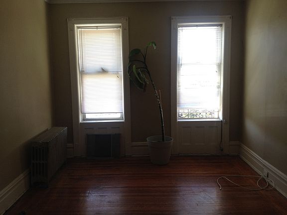 3rd image of 640 51st St #2