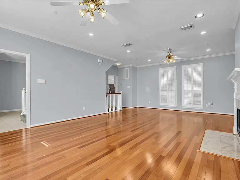 1417 W Webster St — Photo 12