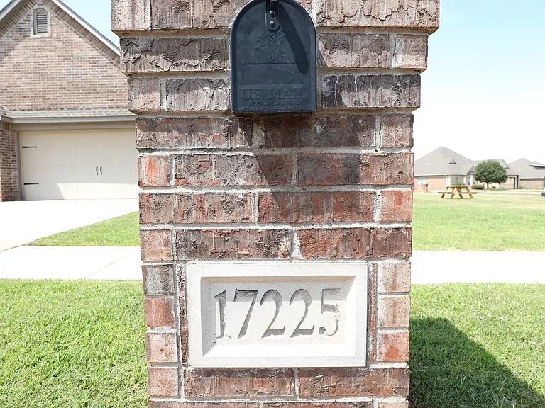 17225 Ridgewood Dr — Photo 6
