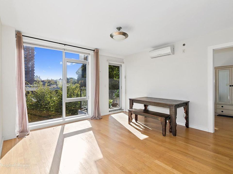 1st image of 257 8th St APT 3