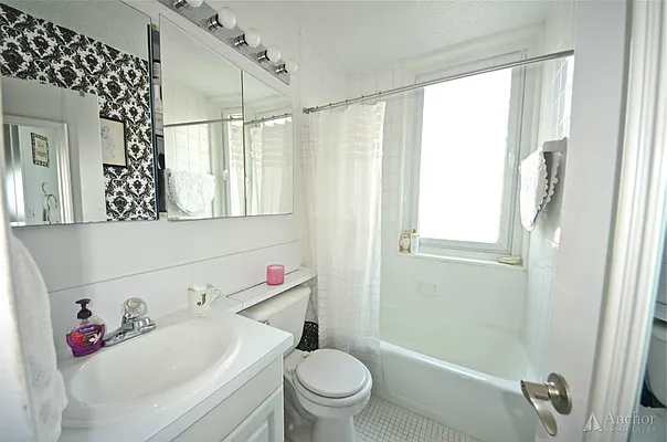 Rented by Anchor Associates | media 30