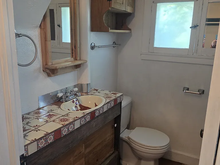 525 Agua Fria St #B — Photo 7
