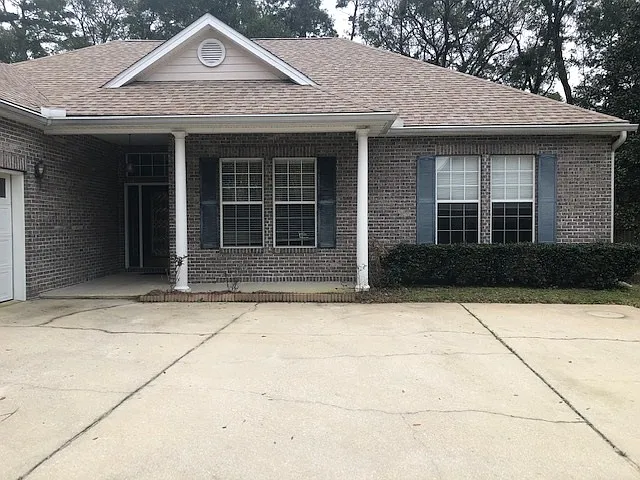 4 bed, 1971 sqft, $2,250 — Photo 1