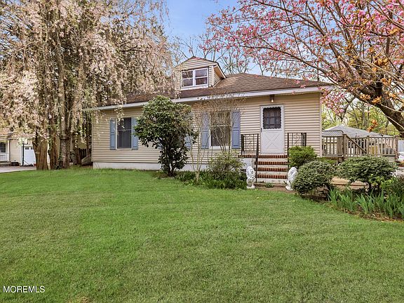 3rd image of 376 Cook Road