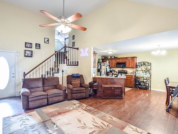 5th image of 3616 Aurora Dr