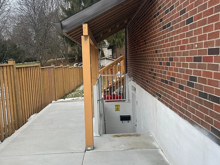 5294 Lawrence Ave E #LOWER LEVEL — Photo 4