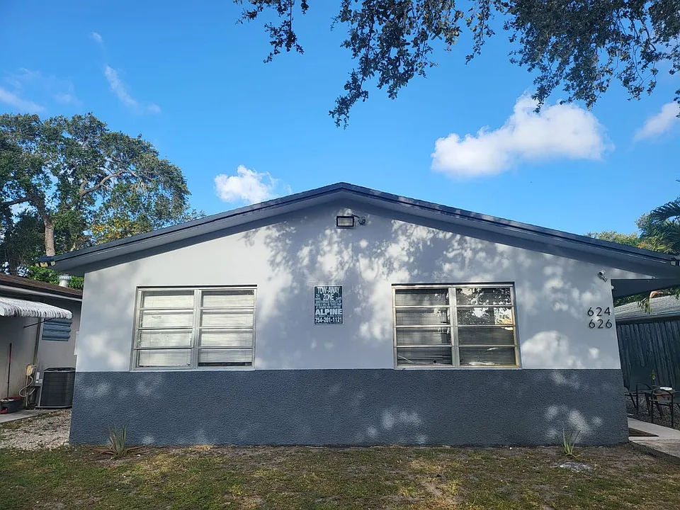 624-626 SW 7th Ave