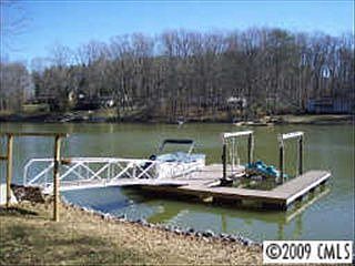 1st image of 421 Paradise Cir