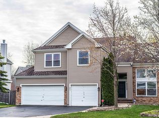 651 Ravinia Dr, Gurnee, IL 60031