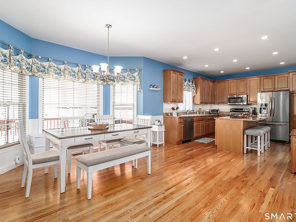 3rd image of 3 Spring Ridge Court #3