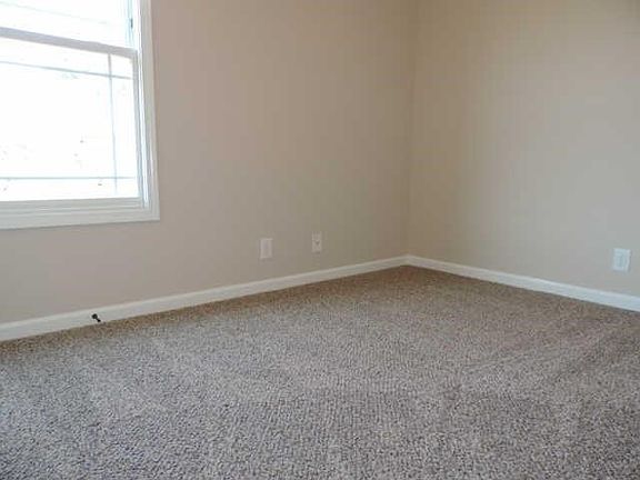 3rd image of 2252 Killington Dr