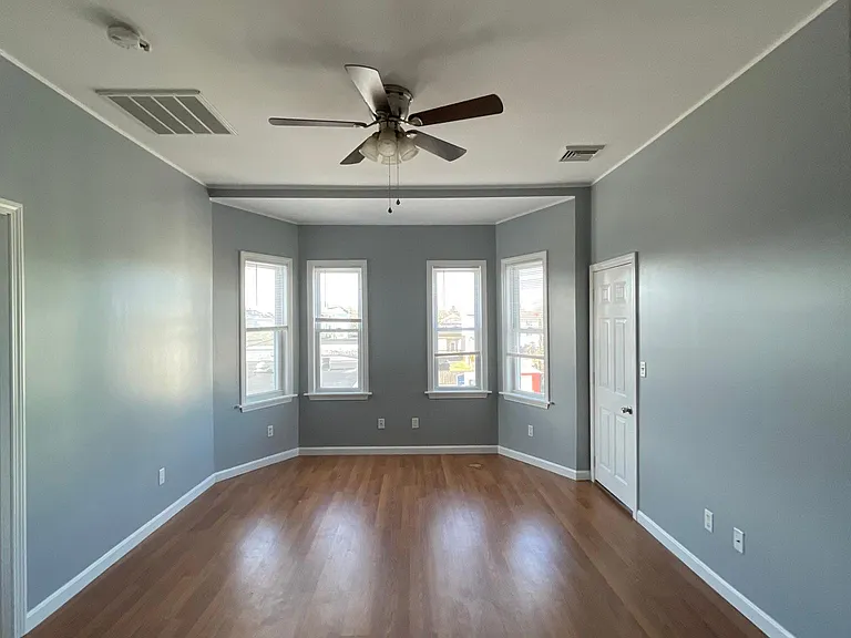 378 Montaup St #3 — Photo 35