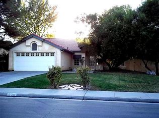 701 Los Mochis Dr, Bakersfield, CA