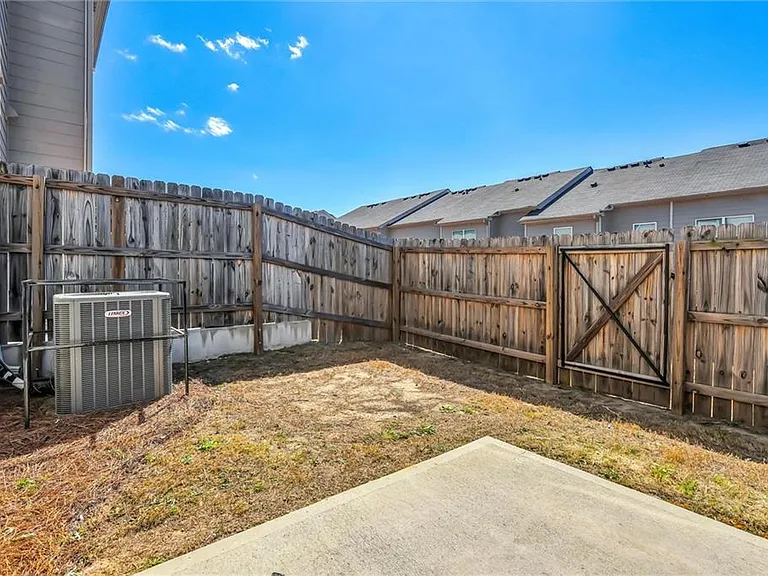 6433 Scudders Dr — Photo 28