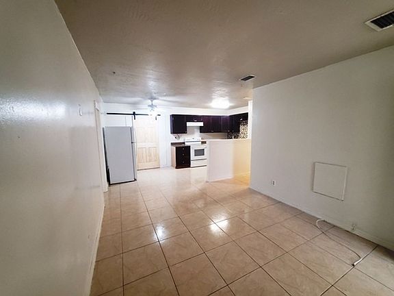 3rd image of 7715 Prato Ave