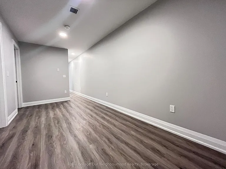 146 Bartlett Ave #LOWER — Photo 23
