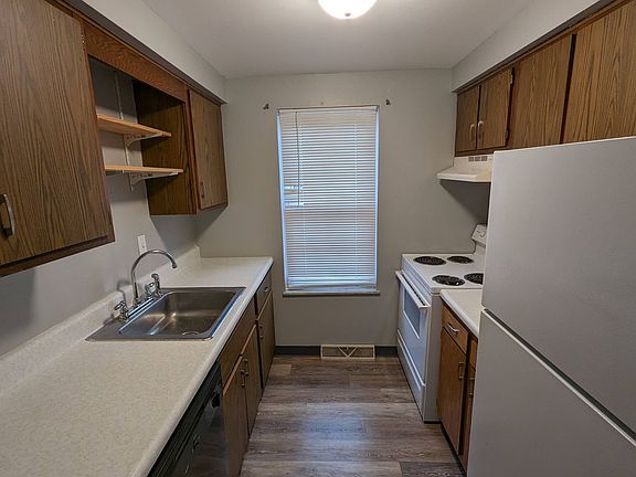 2nd image of 12-14 Sedalia Ave #14B