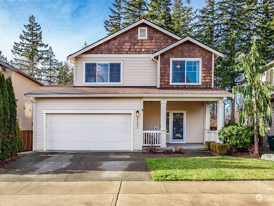Fantastic Lakeland home in desireable Dieringer School District>