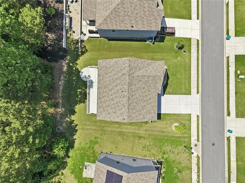 5 bed, 3.0 bath, 3209 sqft, $3,100 — Photo 3