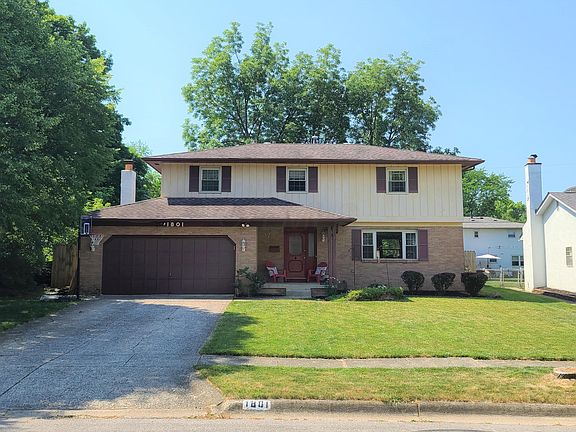 2nd image of 1801 Larkwood Pl