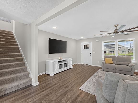 4th image of 74 Frost St