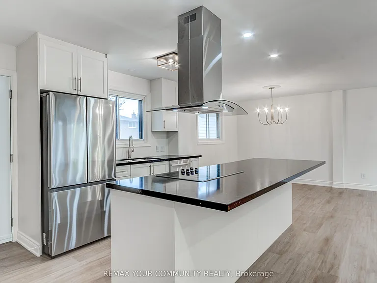 18 Ironshield Cres — Photo 5