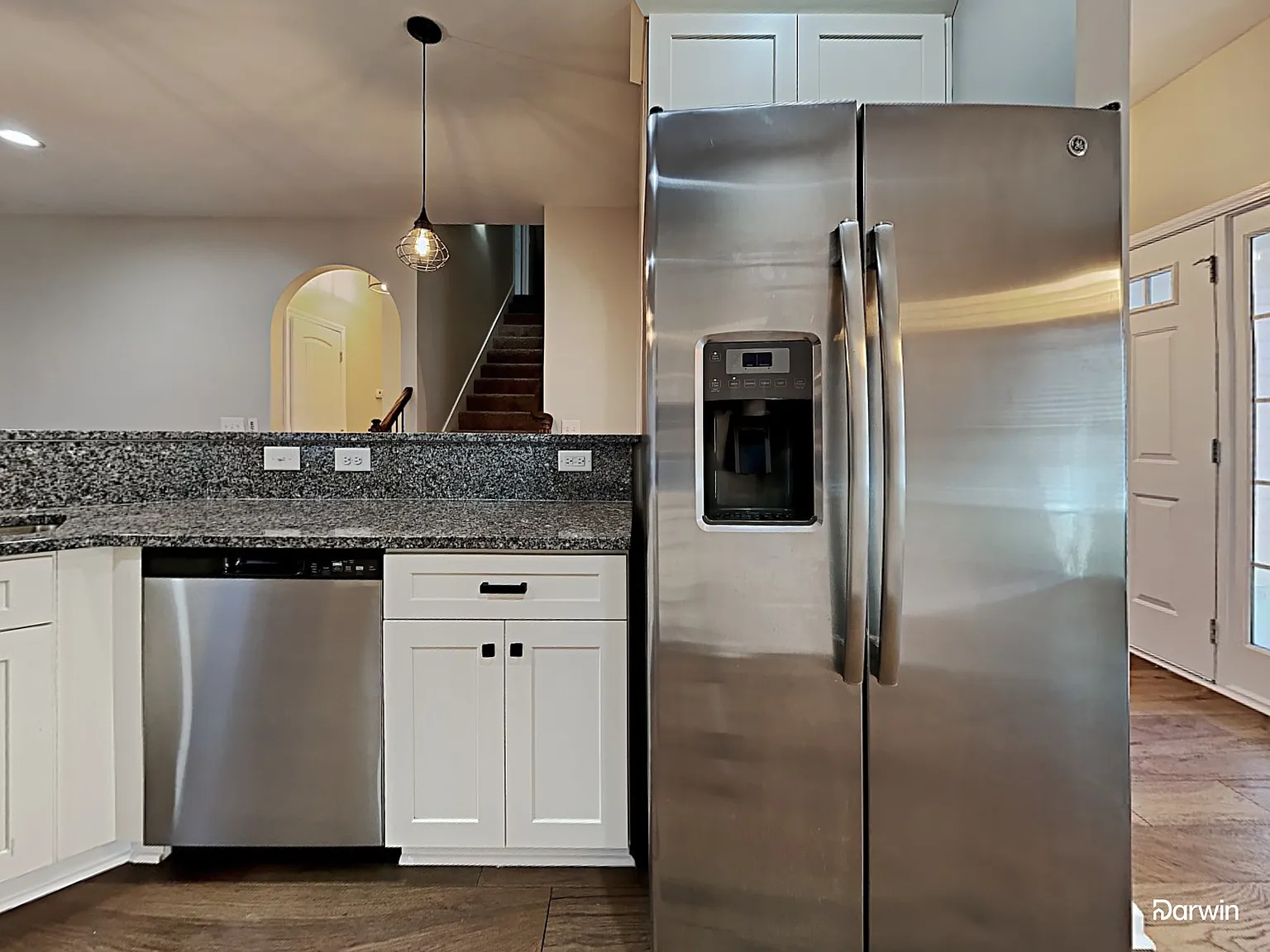 4 bed, 2.0 bath, 2167 sqft, $2,100 — Photo 3