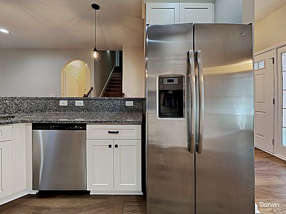 3rd image of 308 Waterstone Ln