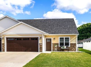3827 Sunnyside Dr W, La Crosse, WI 54601