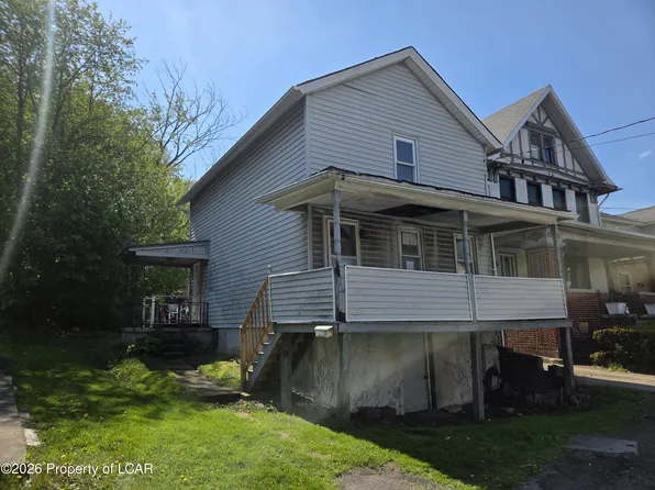 123 S Valley Ave, Blakely, PA 18447