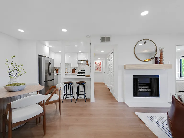 2111 Latham St #307 — Photo 21
